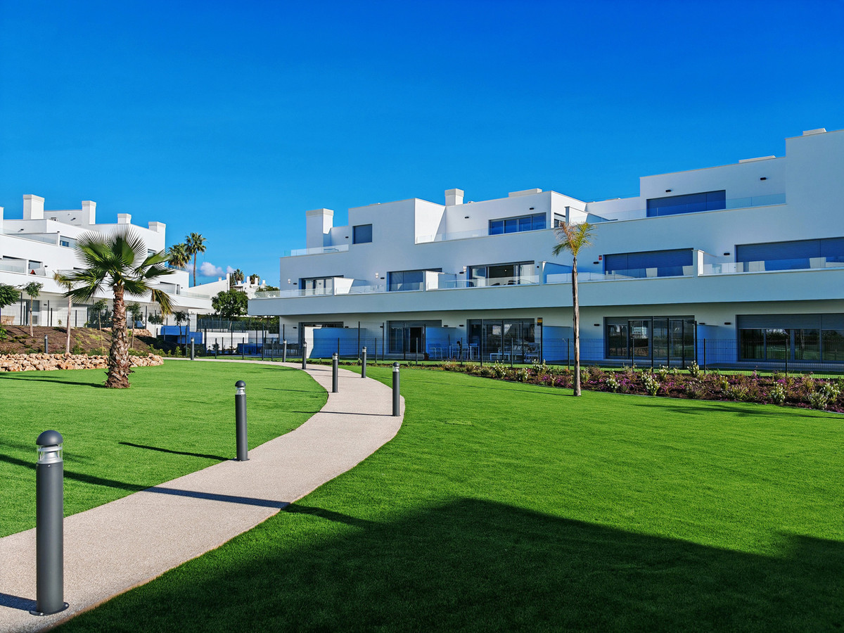 Modern appartement te koop in Estepona