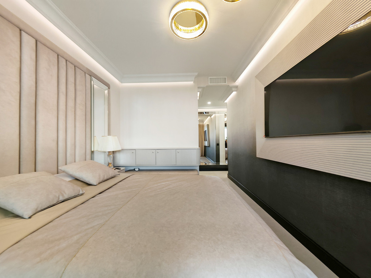 Gerenoveerd penthouse met panoramisch zee- en bergzicht in Marbella