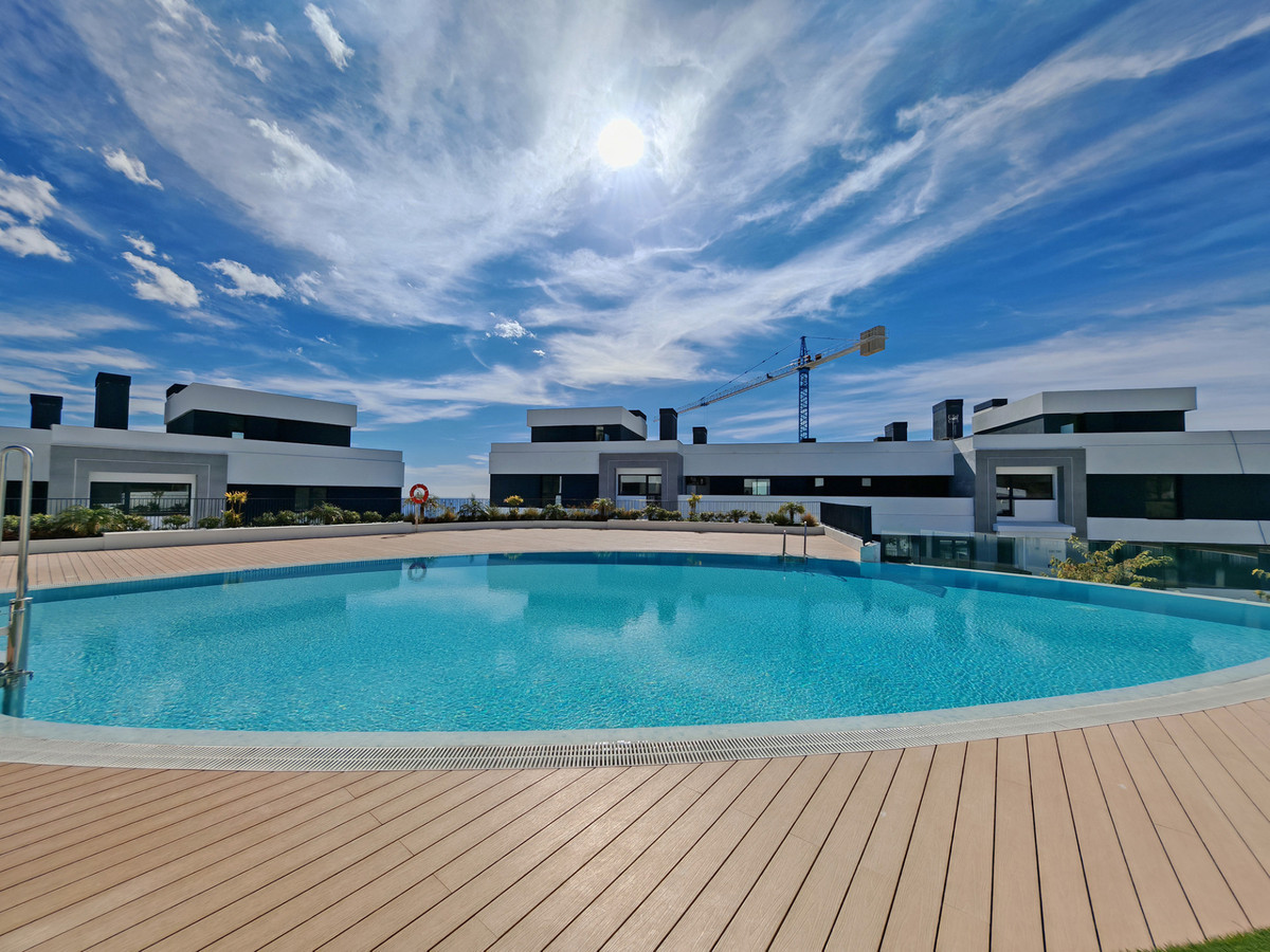Gerenoveerd penthouse met panoramisch zee- en bergzicht in Marbella