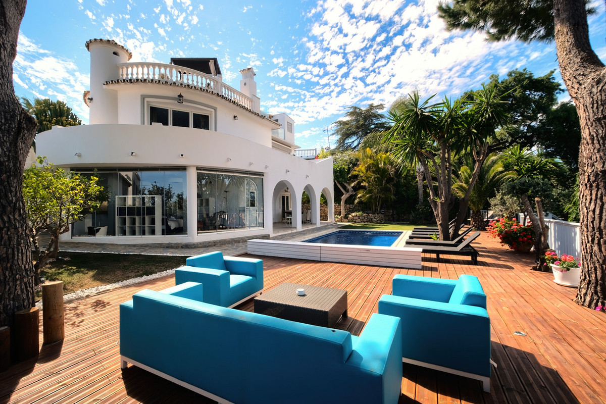 Prachtige villa met zeezicht in Mijas Costa