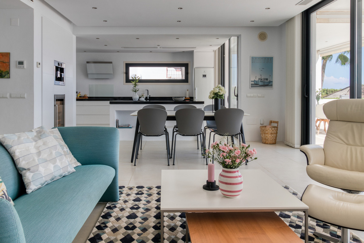 Luxe moderne villa met panoramisch zeezicht in Mijas Costa