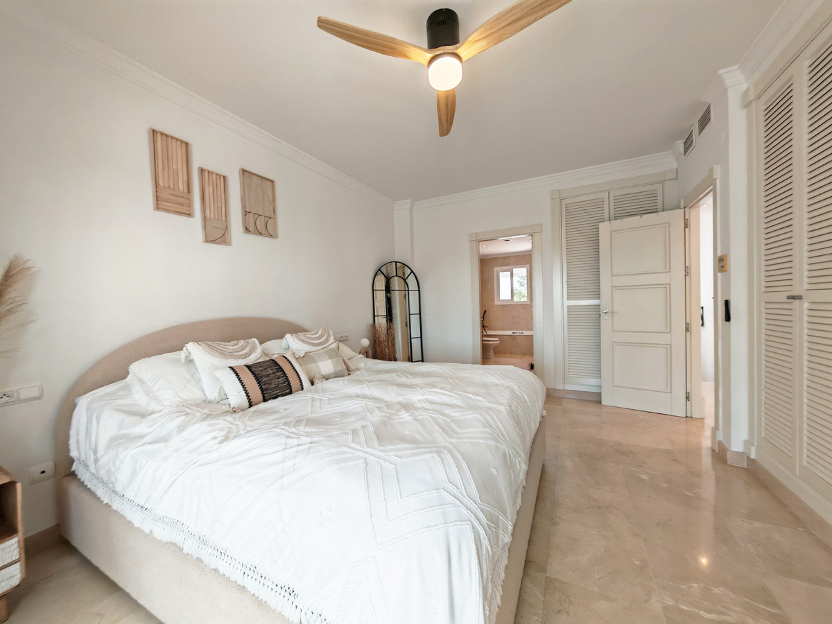 Gerenoveerde villa met panoramisch zeezicht in Mijas Costa