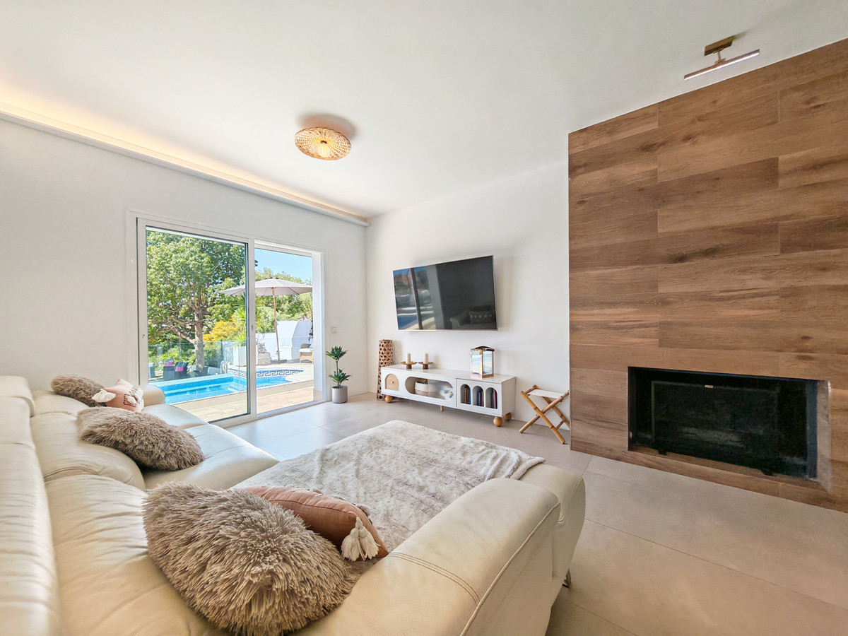 Gerenoveerde villa met panoramisch zeezicht in Mijas Costa