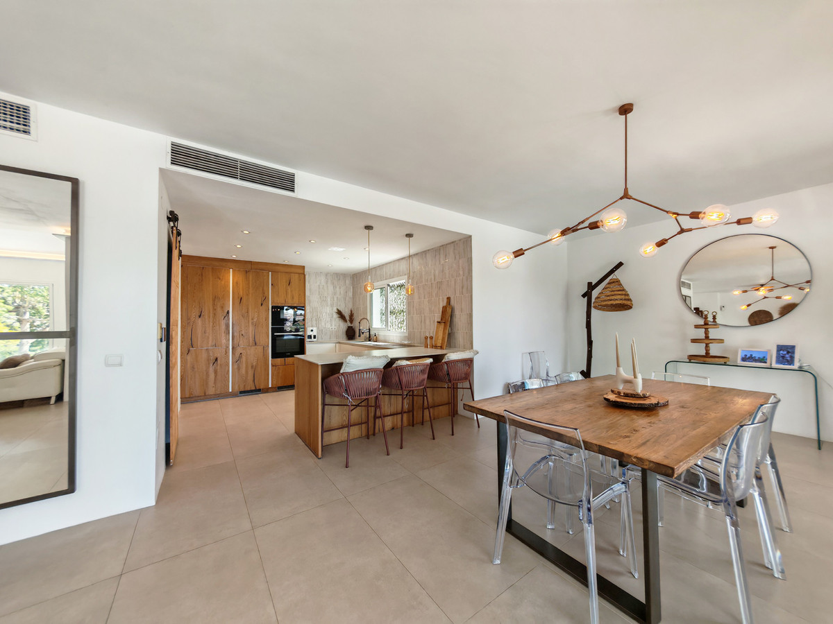 Gerenoveerde villa met panoramisch zeezicht in Mijas Costa