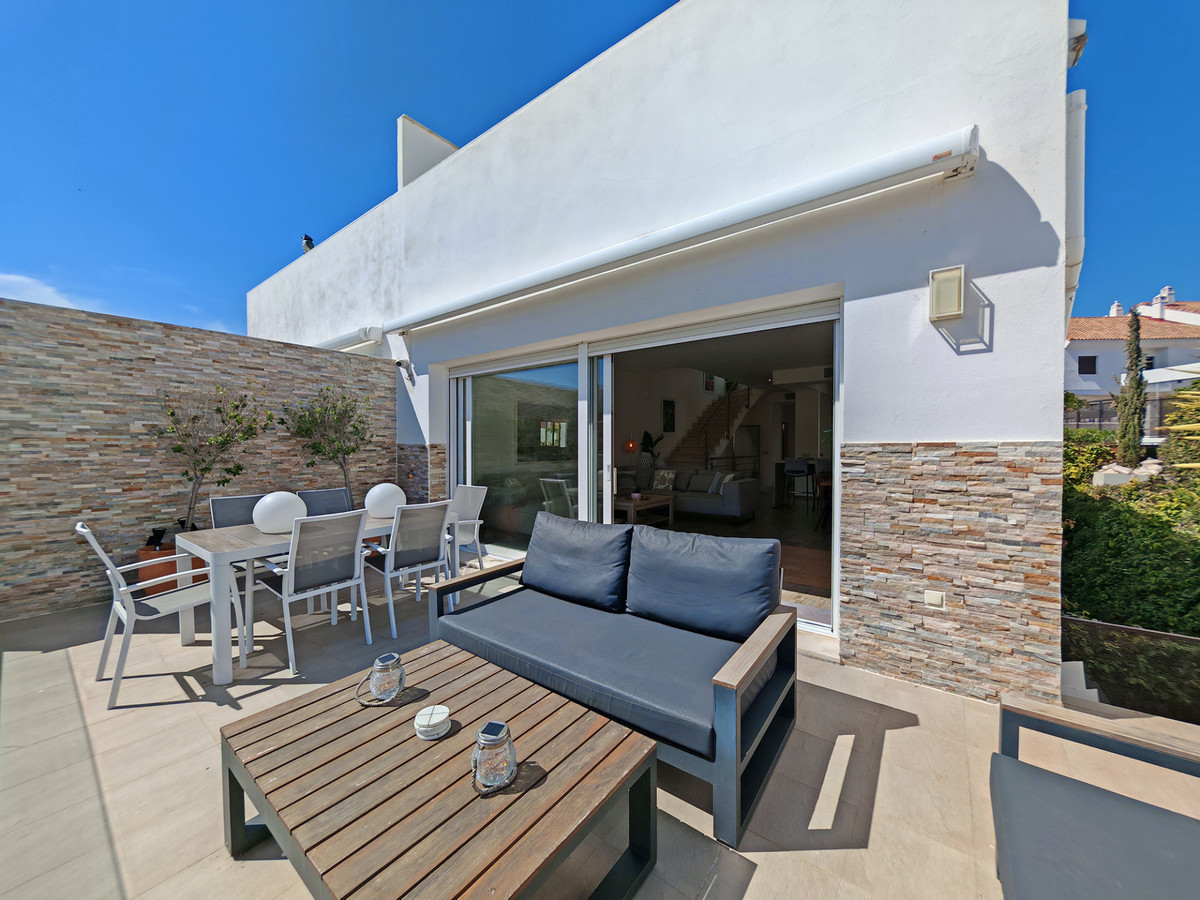 Halfvrijstaande Villa met Panoramisch Uitzicht in Mijas Costa