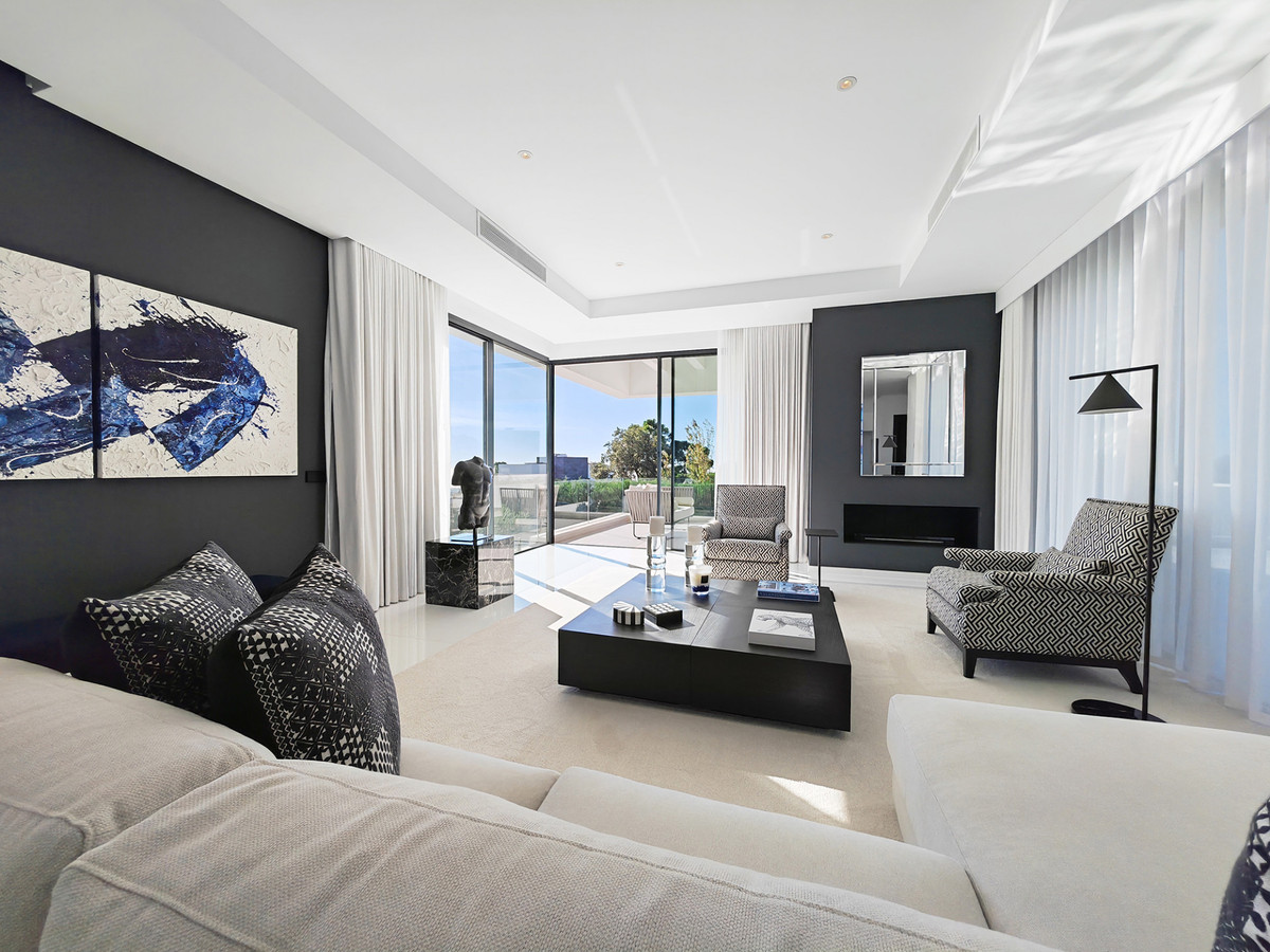 Luxe villa met panoramisch zee-en bergzicht in Benahavis
