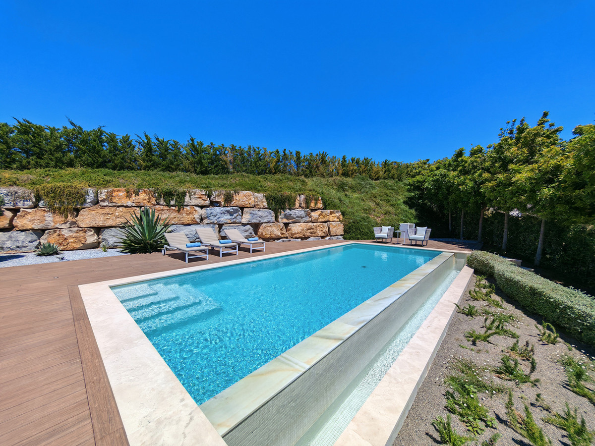 Luxe villa met panoramisch zee-en bergzicht in Benahavis