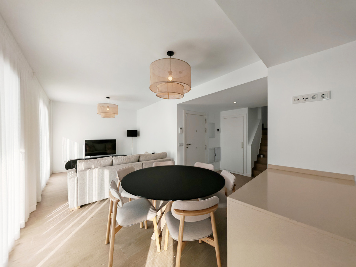 DP-12-R5377963-1 Penthouse met panoramisch zeezicht in Estepona