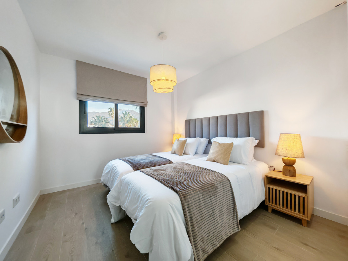 DP-12-R5377963-9 Penthouse met panoramisch zeezicht in Estepona
