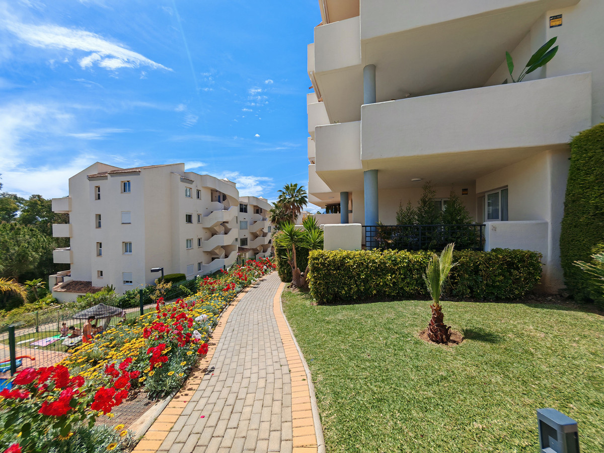 Ruim gelijkvloers appartement in Elviria – Marbella