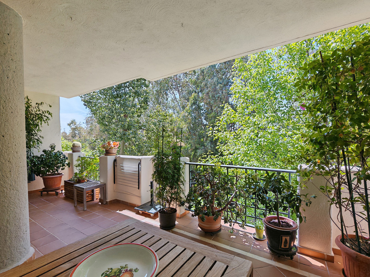 Ruim gelijkvloers appartement in Elviria – Marbella