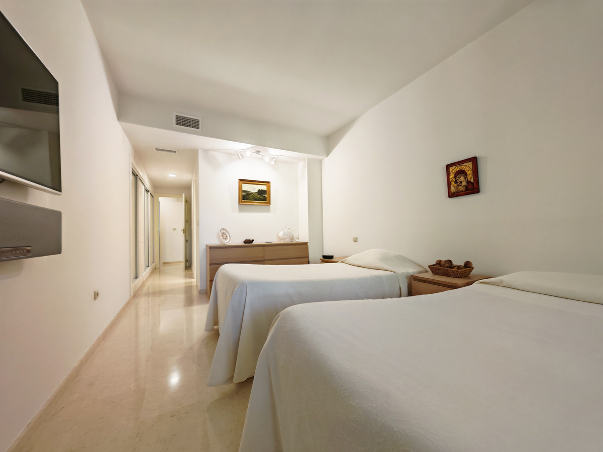 Ruim gelijkvloers appartement in Elviria – Marbella