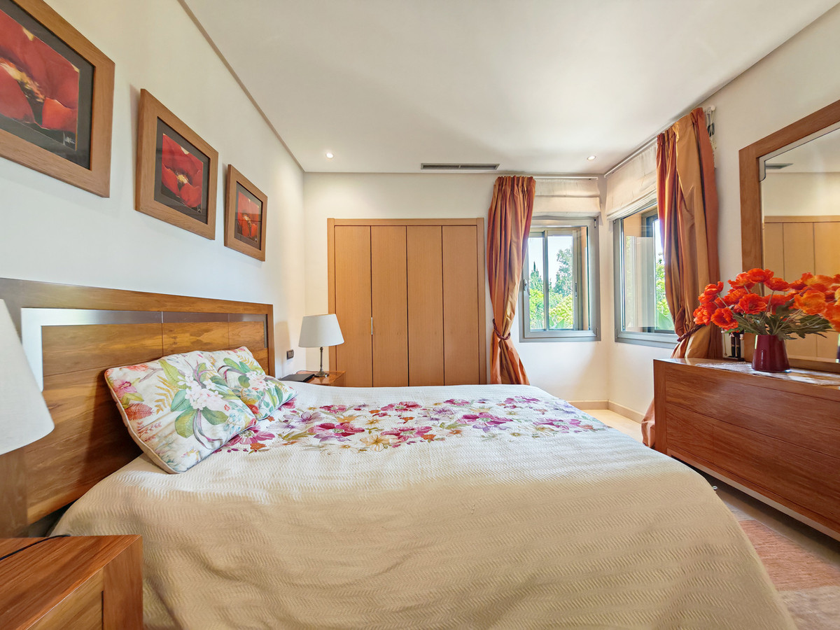 DP-12-R5390080-22 Luxe appartement met zeezicht en complete wellness in Marbella