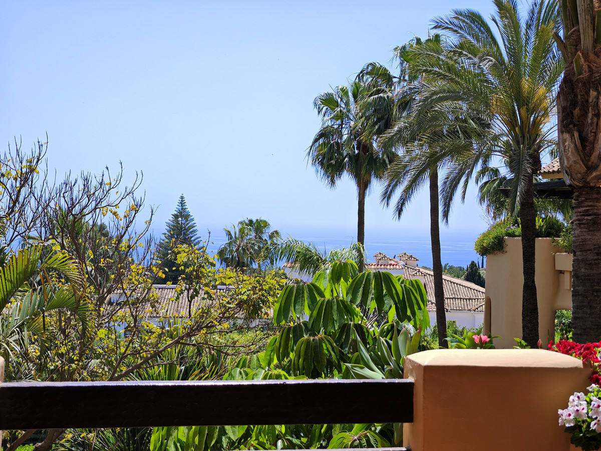 DP-12-R5390080-3 Luxe appartement met zeezicht en complete wellness in Marbella