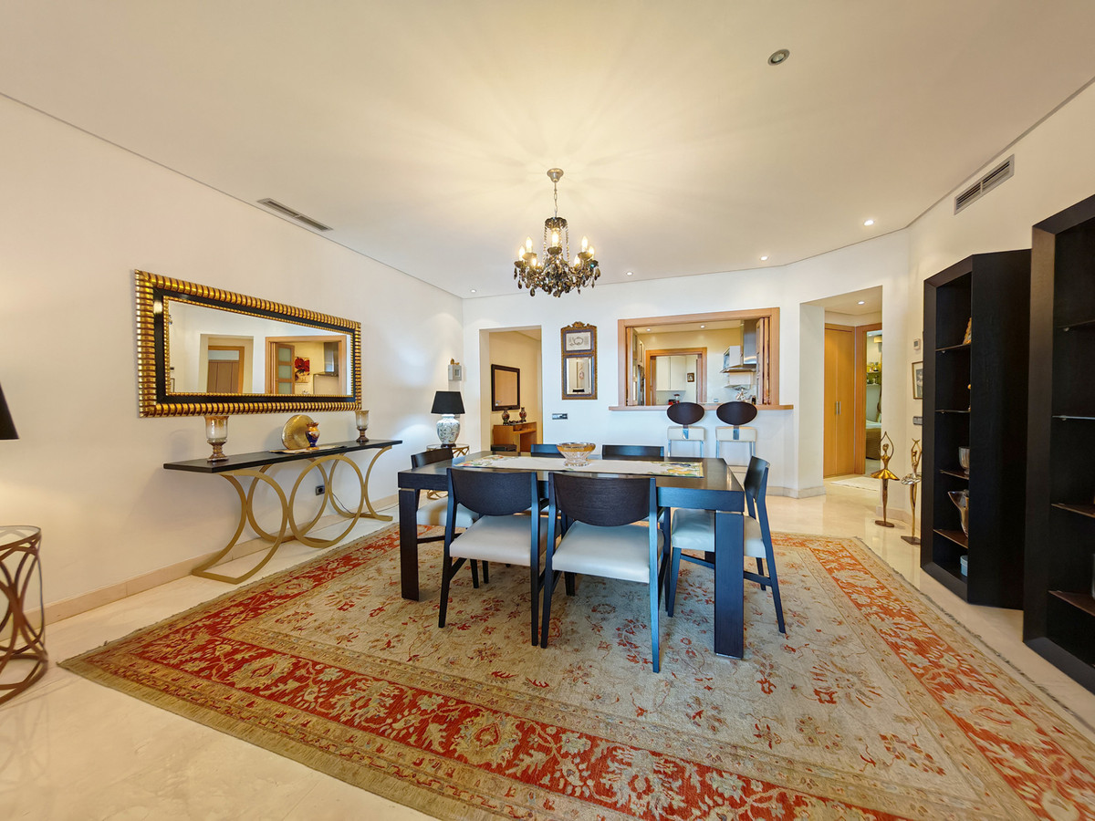 DP-12-R5390080-5 Luxe appartement met zeezicht en complete wellness in Marbella