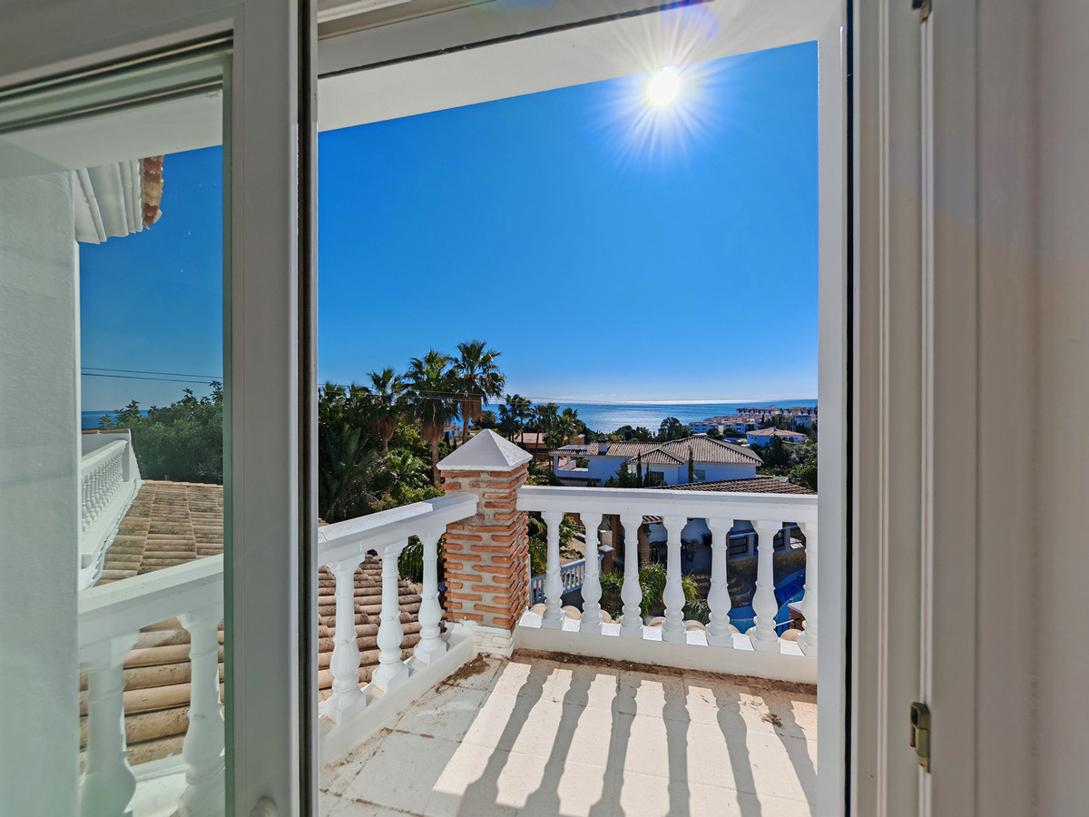 Luxe villa met panoramisch zeezicht in Benalmadena