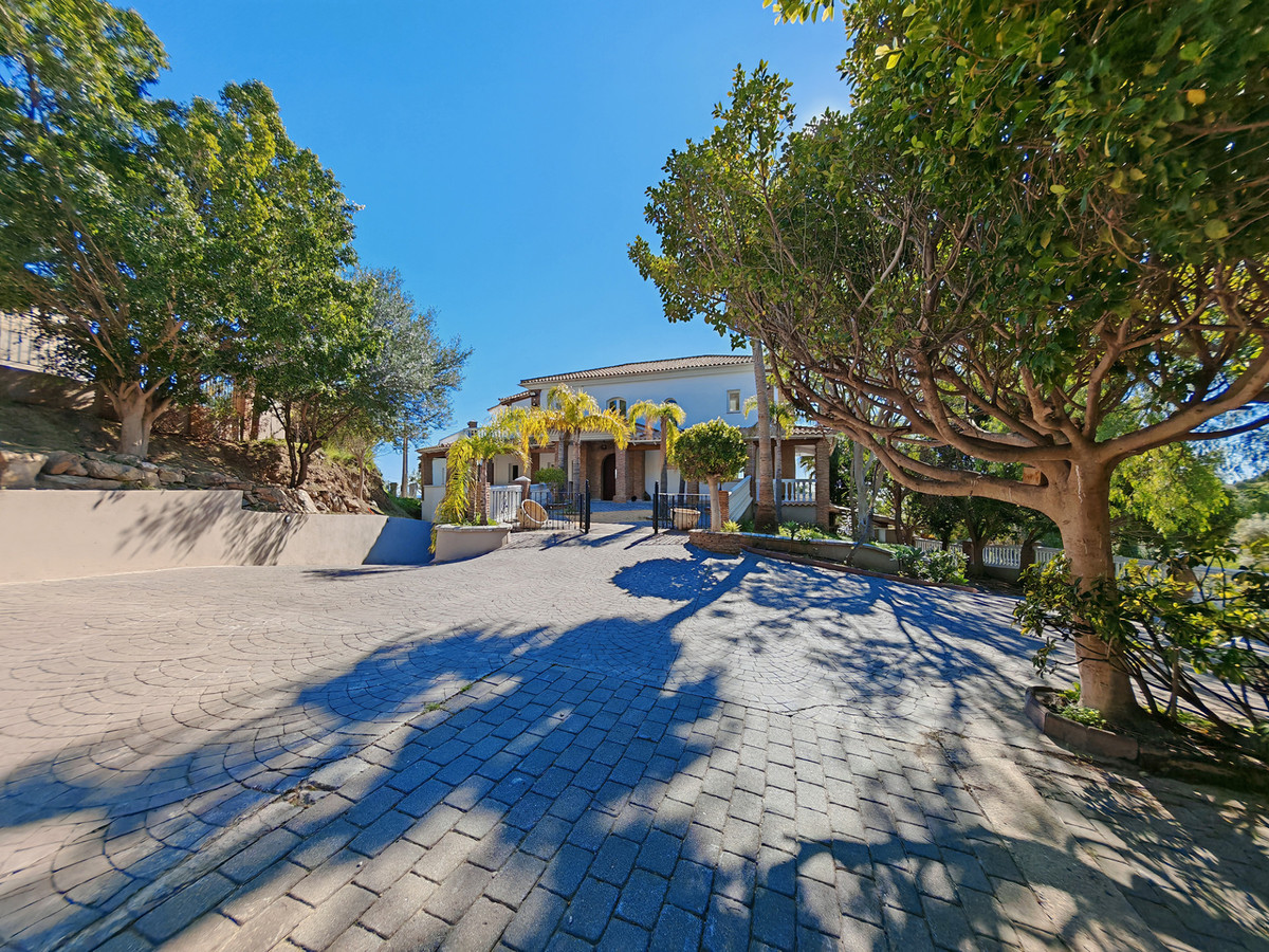 Luxe villa met panoramisch zeezicht in Benalmadena