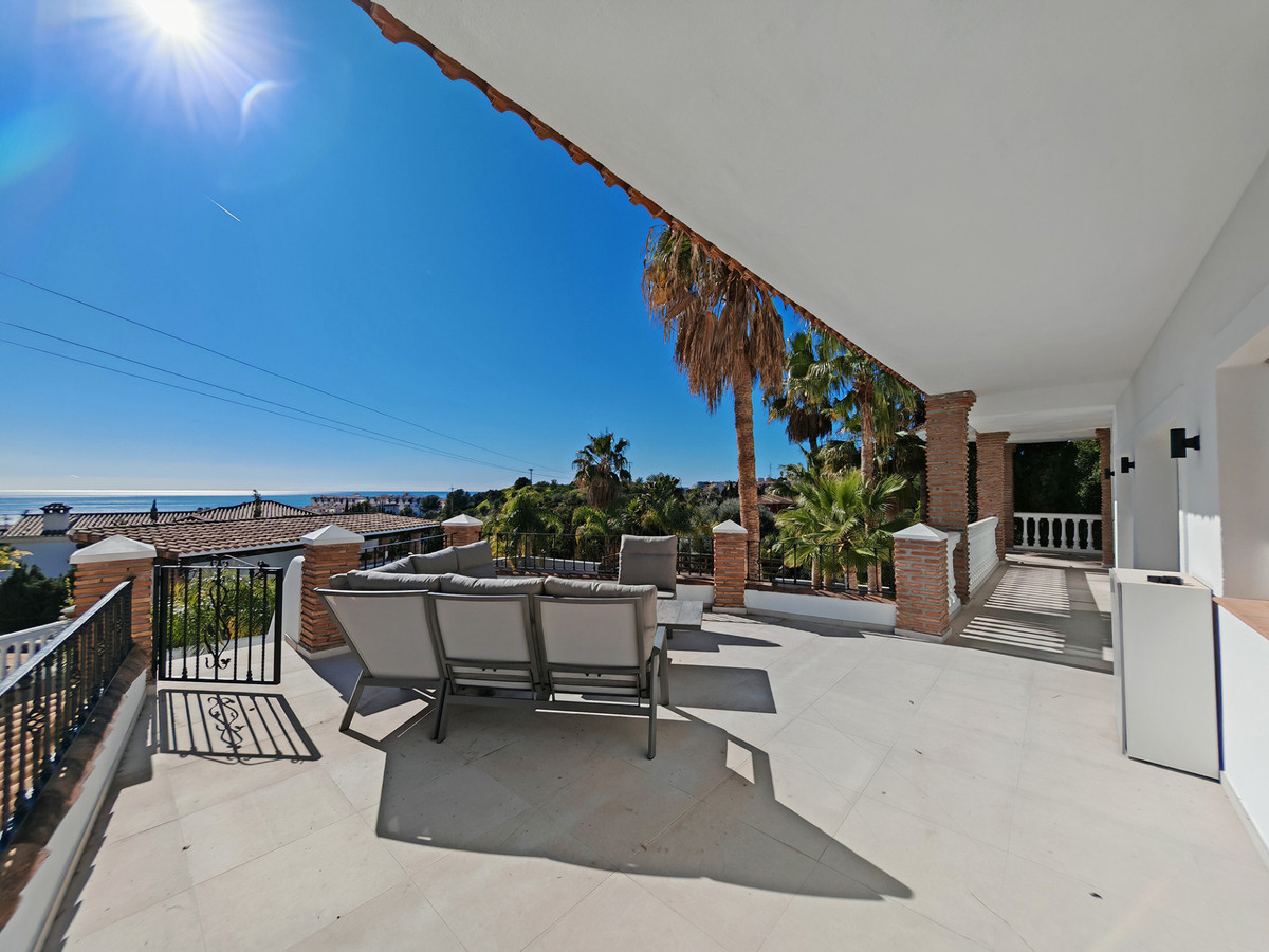 Luxe villa met panoramisch zeezicht in Benalmadena