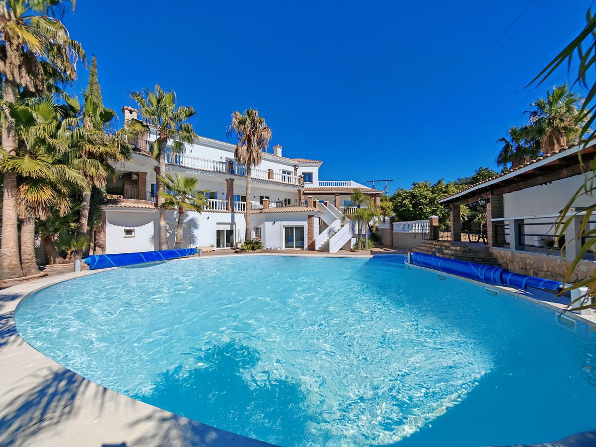 Luxe villa met panoramisch zeezicht in Benalmadena