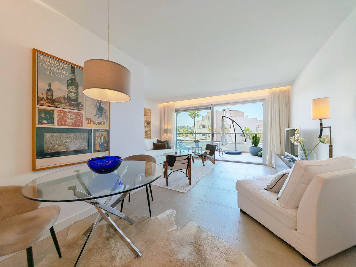 Stijlvol appartement met golf- en bergzicht in Mijas Costa