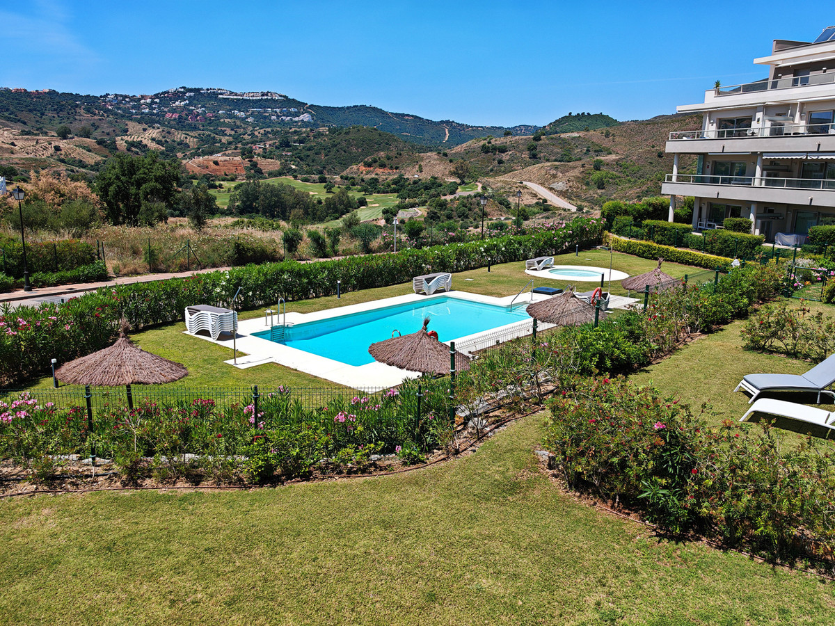 Stijlvol appartement met golf- en bergzicht in Mijas Costa