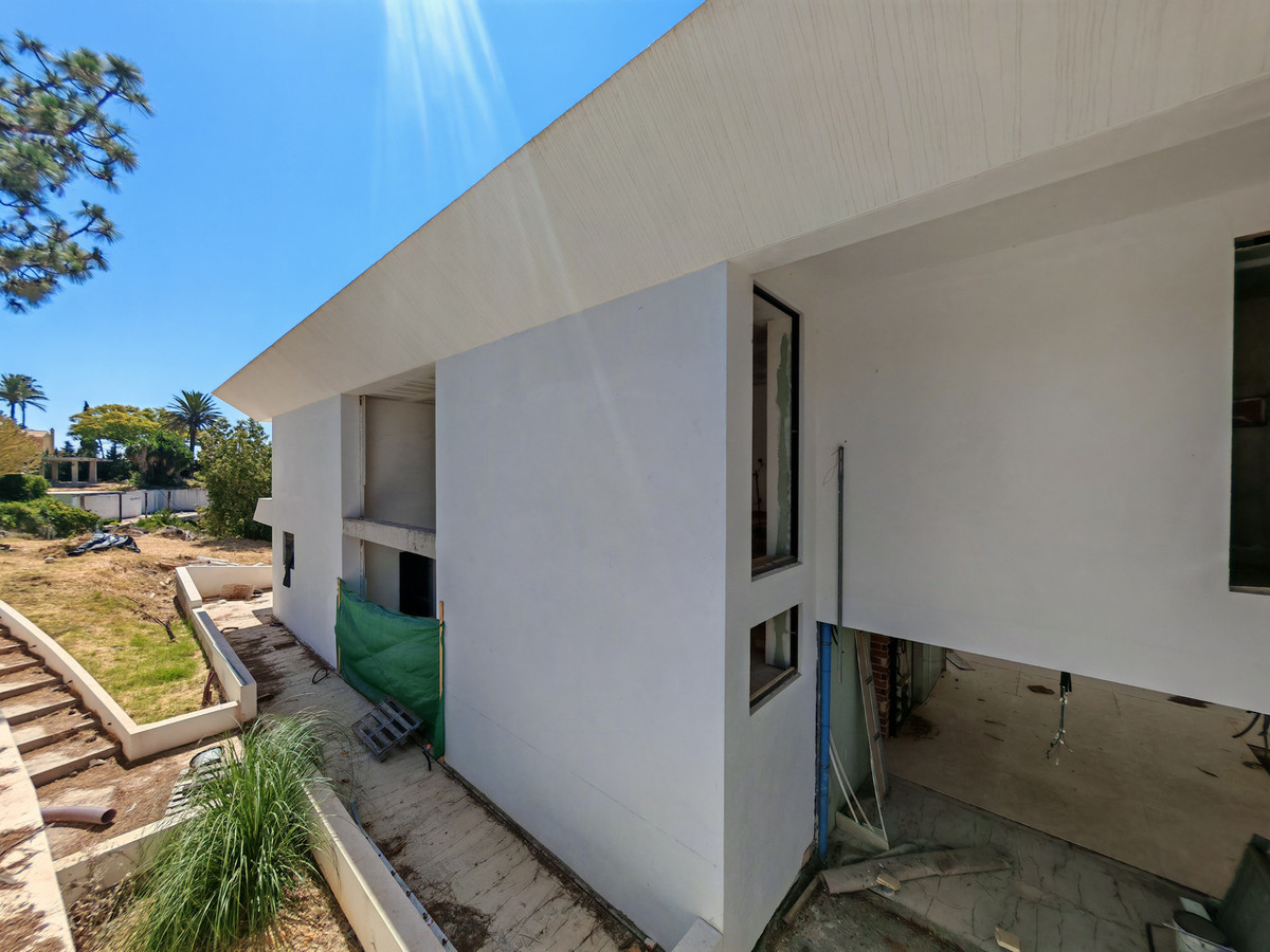DP-12-R5411797-10 Moderne nieuwbouw villa met gastenverblijf en zeezicht in Marbella