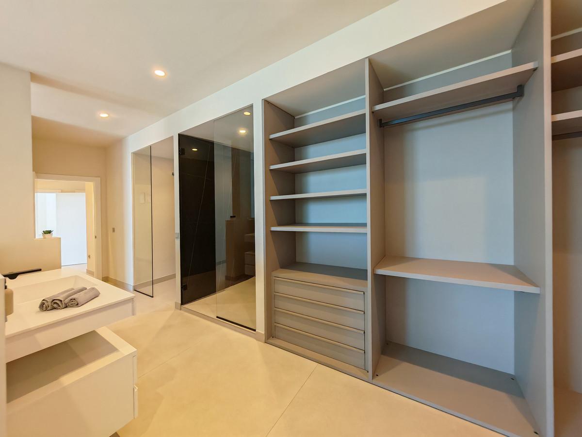 Gloednieuwe design villa met spectaculair zeezicht in Marbella