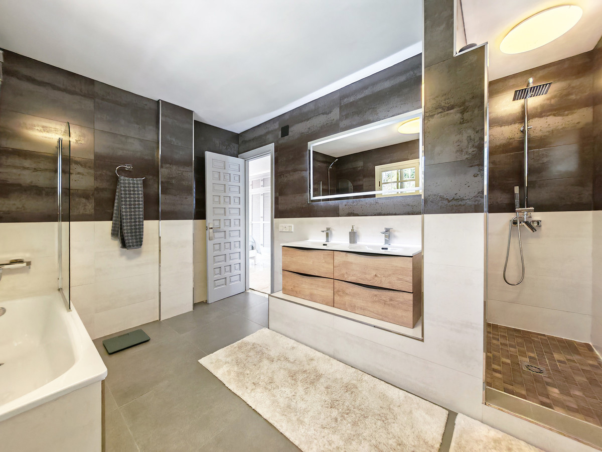 Royale villa met privé zwembad en panoramisch uitzicht in Benalmadena