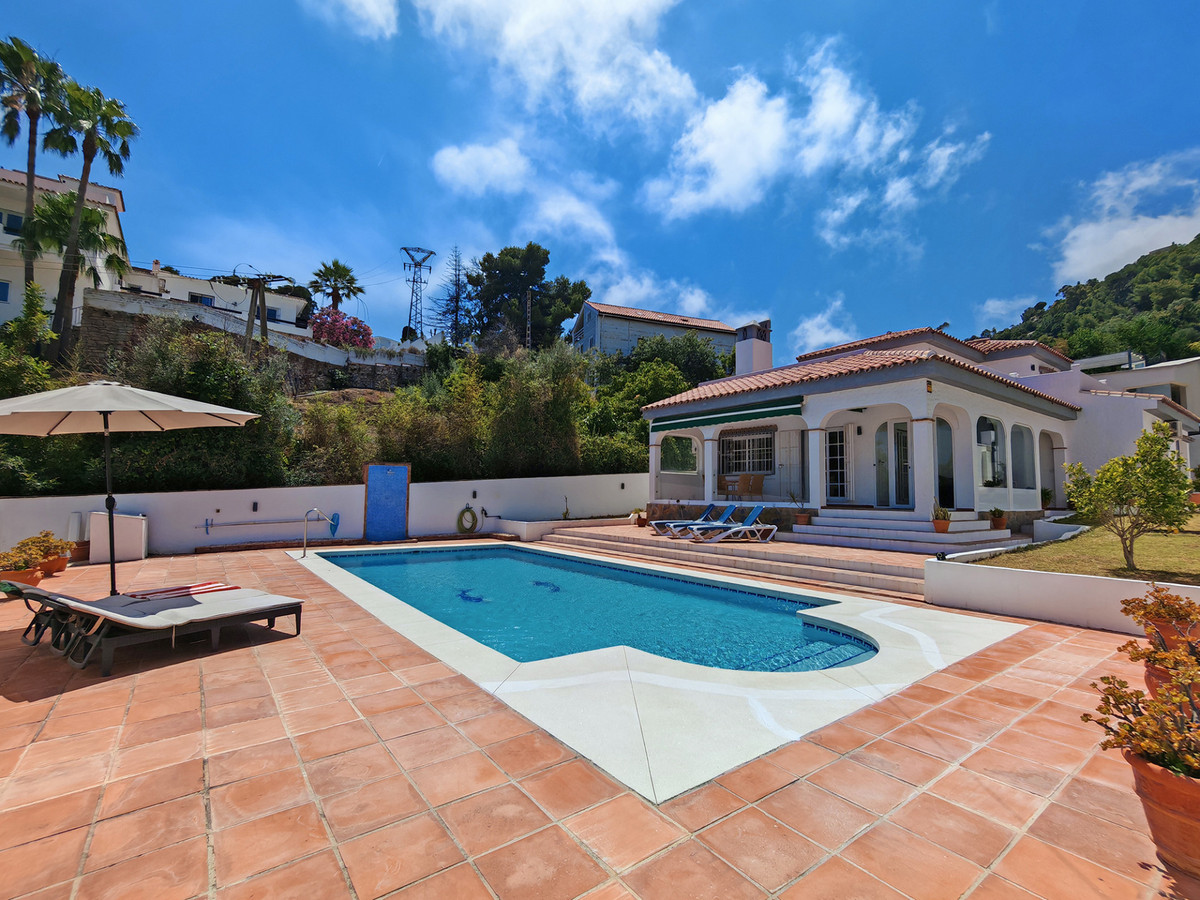 Royale villa met privé zwembad en panoramisch uitzicht in Benalmadena