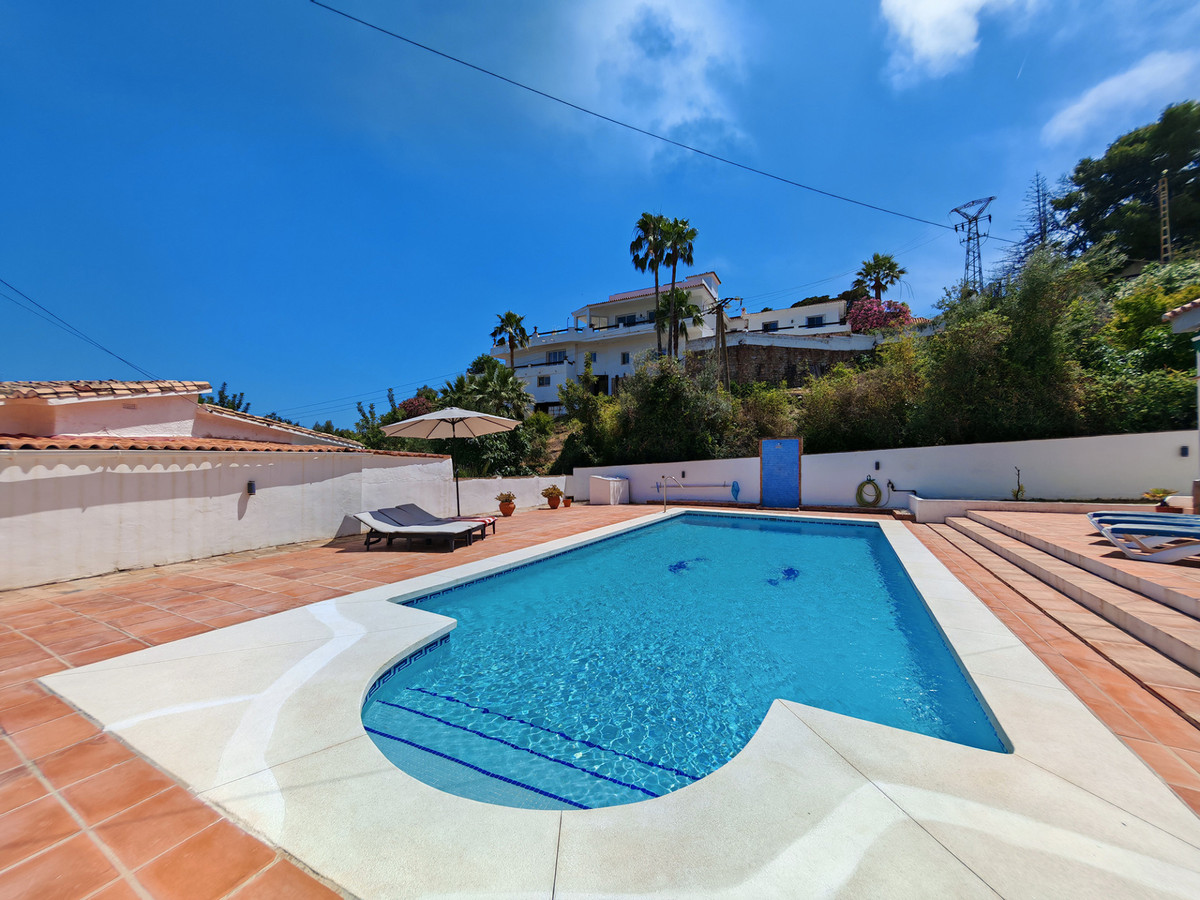 Royale villa met privé zwembad en panoramisch uitzicht in Benalmadena
