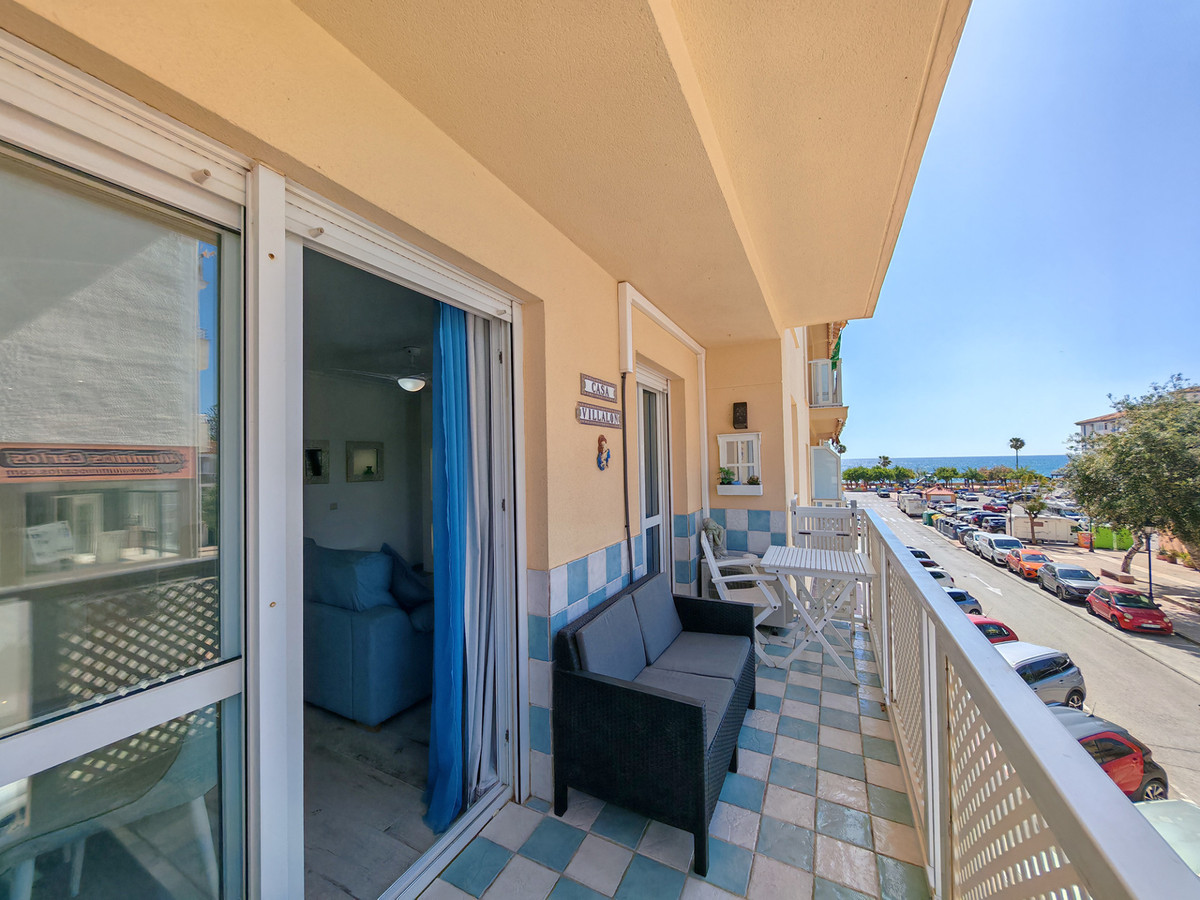 Gerenoveerd appartement met open uitzicht te koop in Manilva