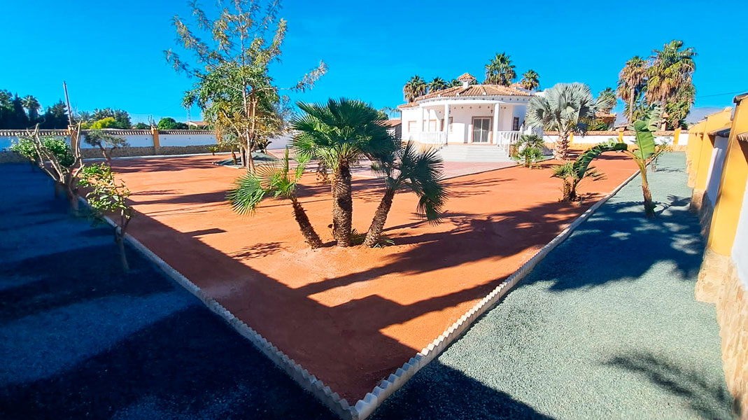Gerenoveerde finca op groot perceel in Catral