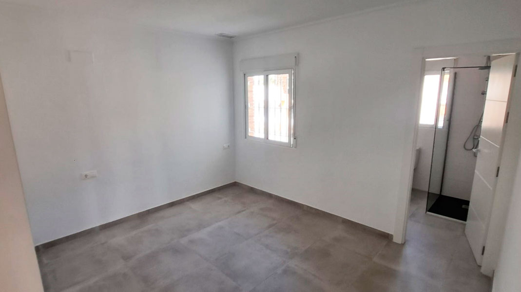 Volledig gerenoveerd landhuis met groot perceel in Catral