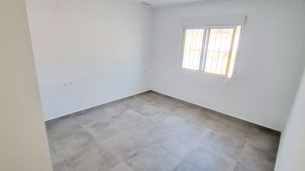 Volledig gerenoveerd landhuis met groot perceel in Catral