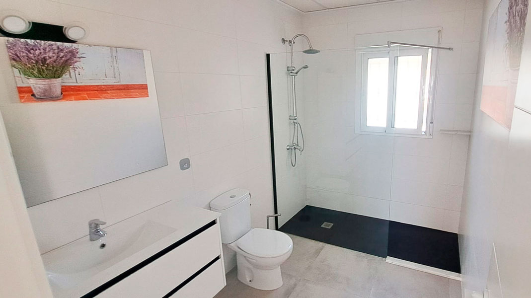 Volledig gerenoveerd landhuis met groot perceel in Catral