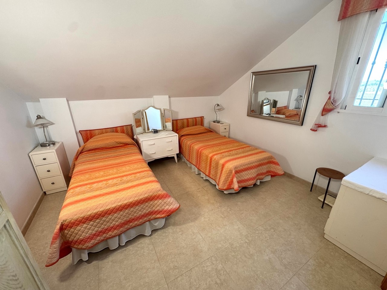 Indrukwekkende landvilla met zwembad en poolhouse in Puerto Lumbreras