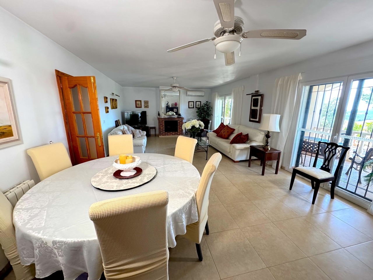 Indrukwekkende landvilla met zwembad en poolhouse in Puerto Lumbreras