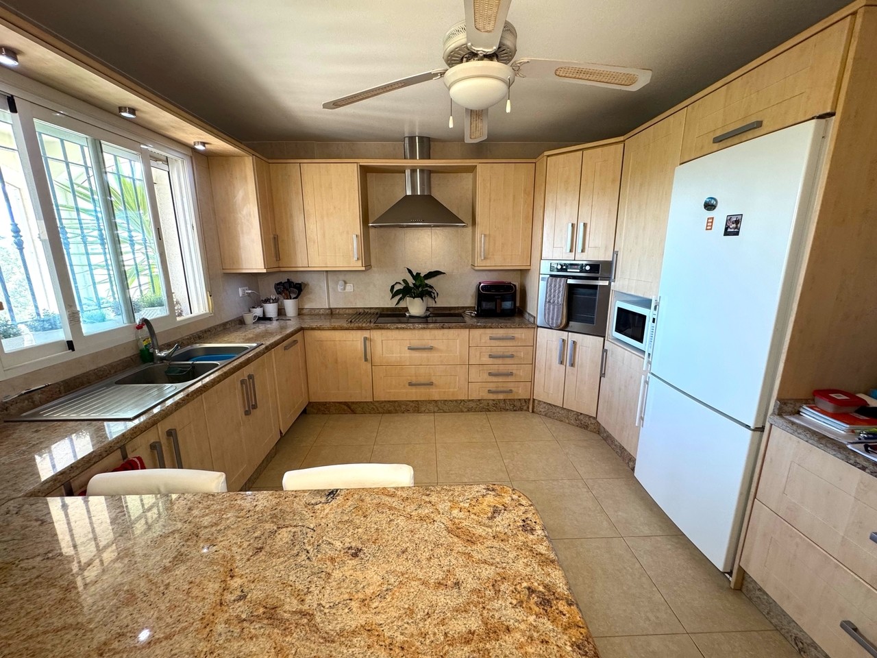 Indrukwekkende landvilla met zwembad en poolhouse in Puerto Lumbreras
