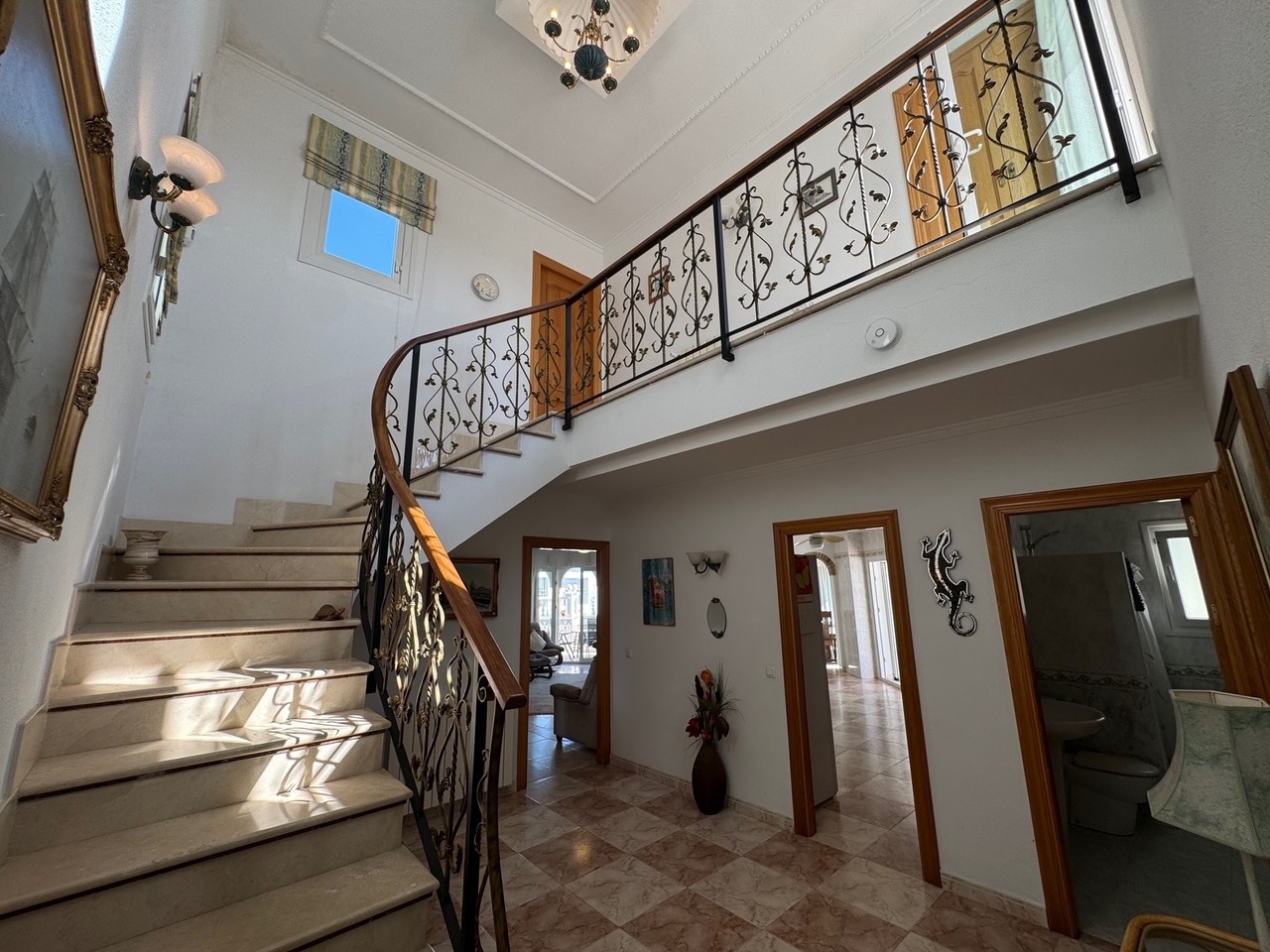 Luxe villa met zeezicht en privé zwembad te koop in Mojacar
