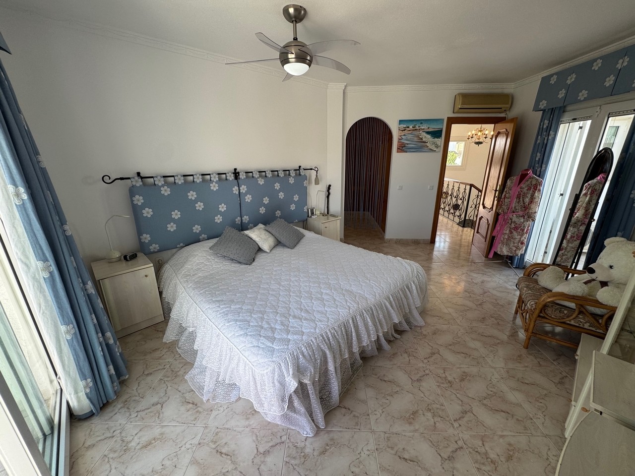 Luxe villa met zeezicht en privé zwembad te koop in Mojacar