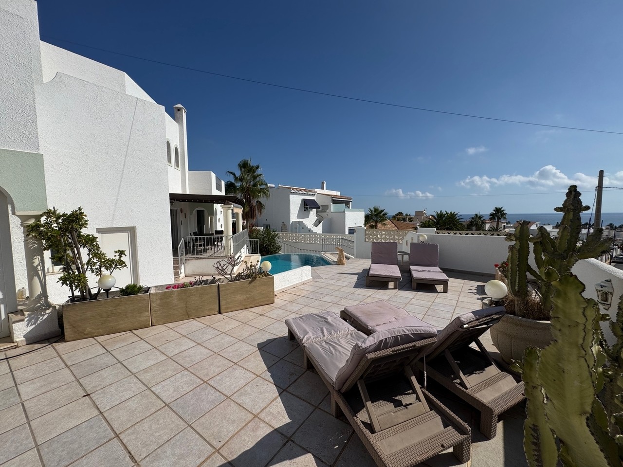 Luxe villa met zeezicht en privé zwembad te koop in Mojacar