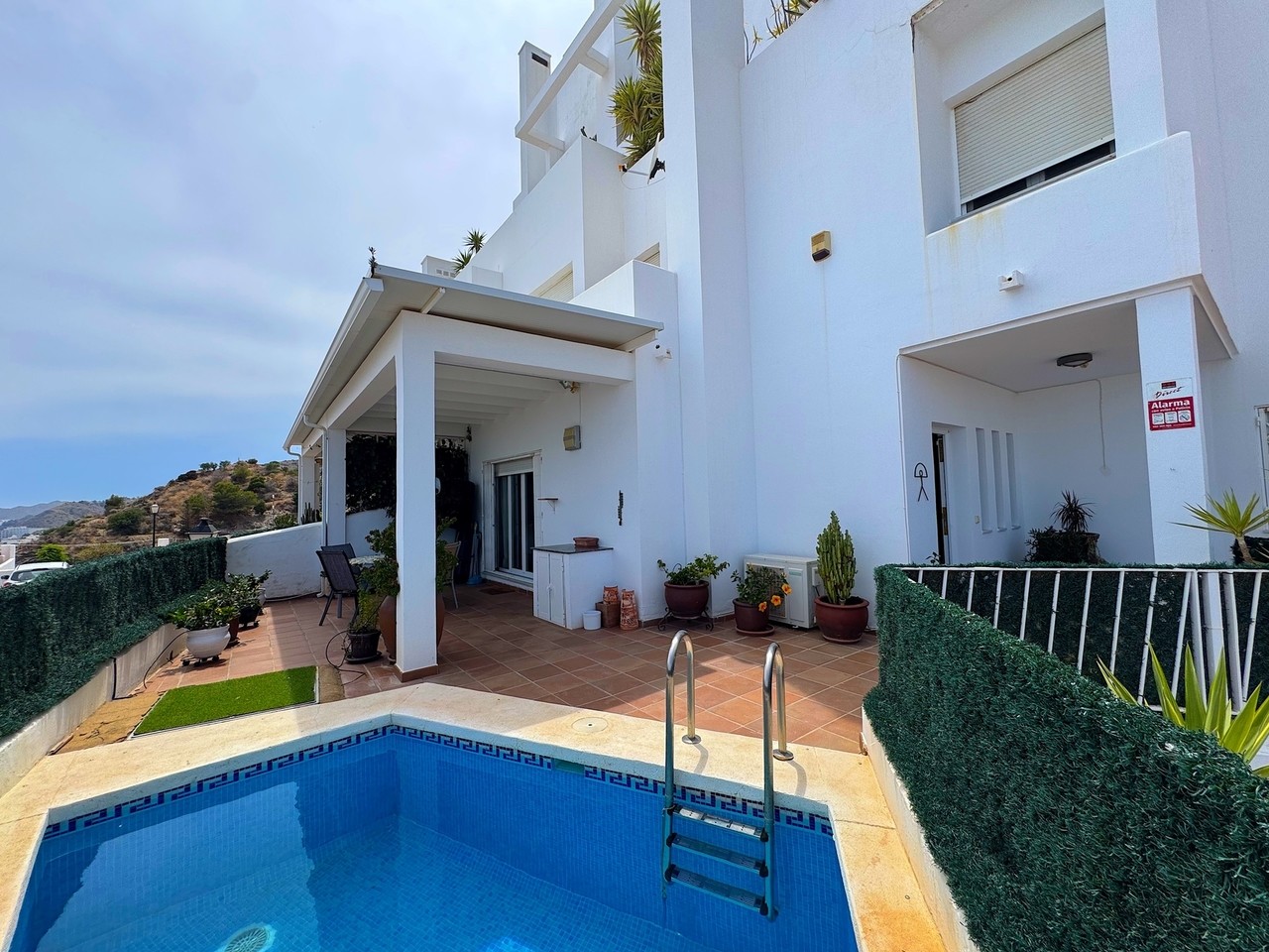 Geschakelde hoekwoning met spectaculair zeezicht in Mojacar