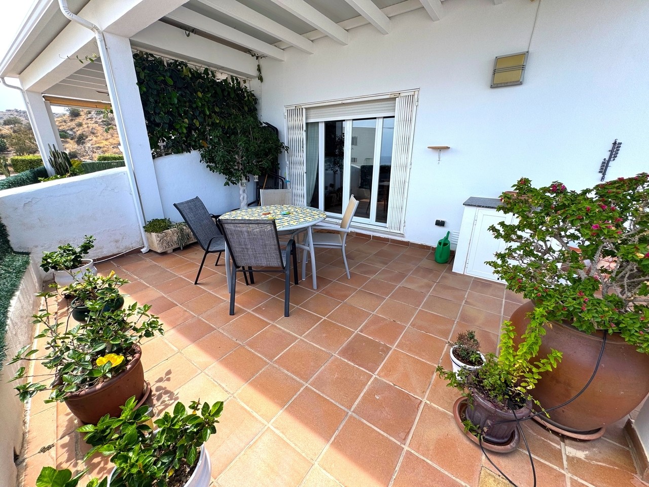 Geschakelde hoekwoning met spectaculair zeezicht in Mojacar