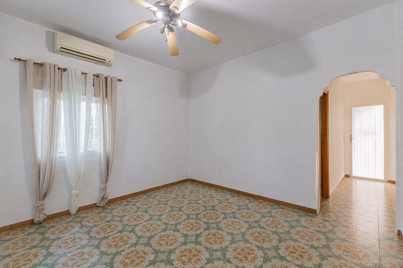 Villa te koop in Riba-Roja de Túria