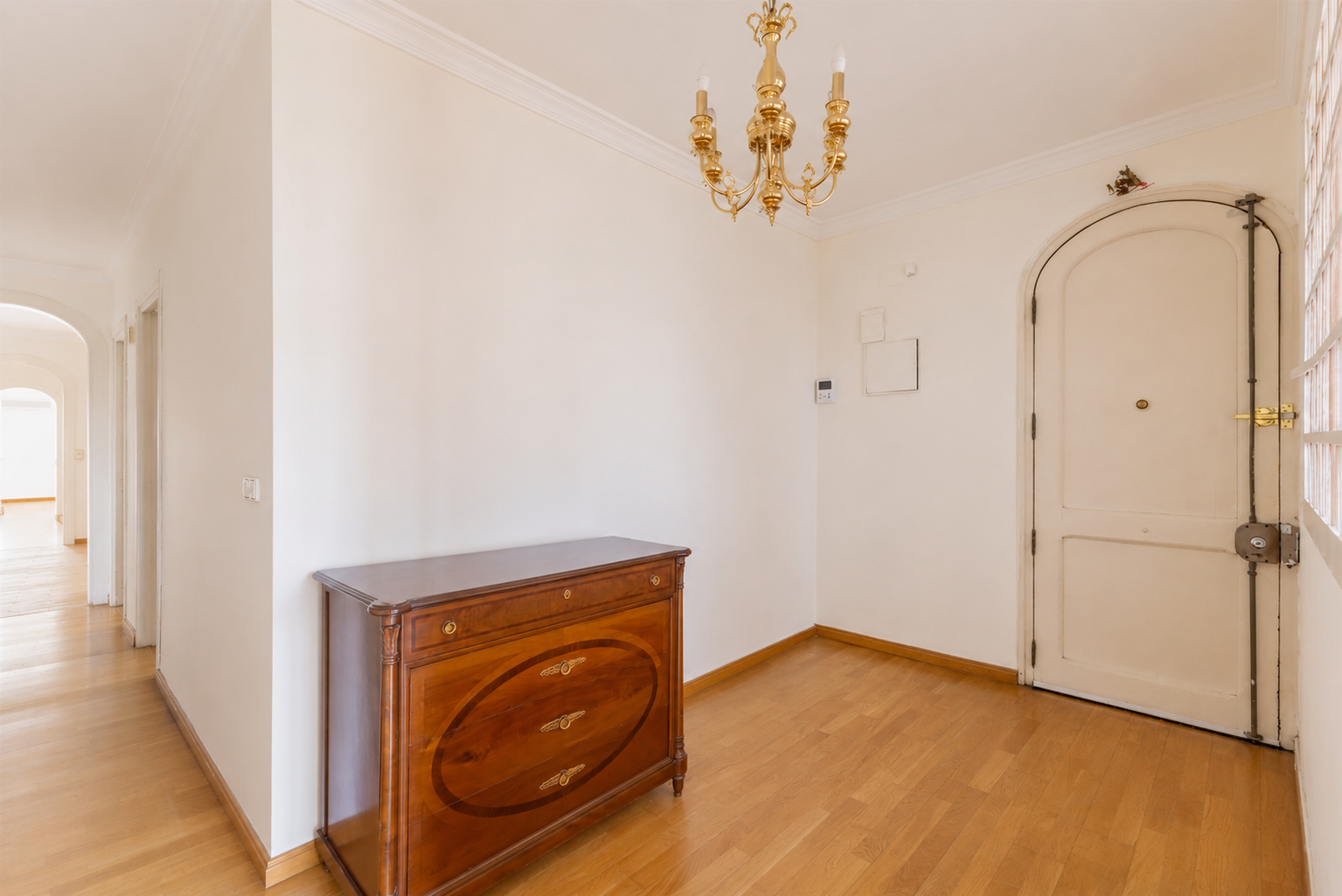 Ruim appartement met uitzicht op de Paseo de Alameda in Valencia