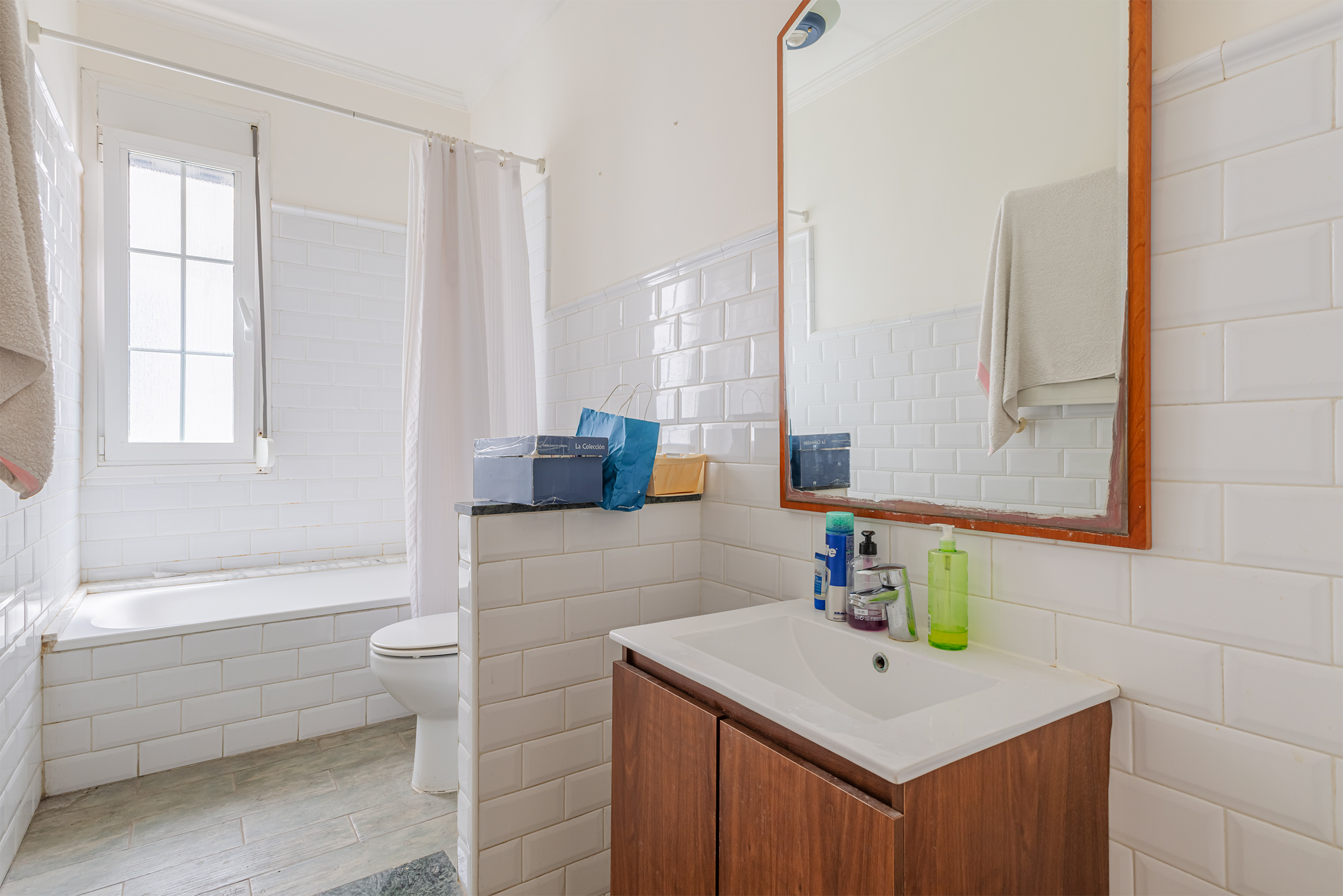 Ruim appartement met uitzicht op de Paseo de Alameda in Valencia