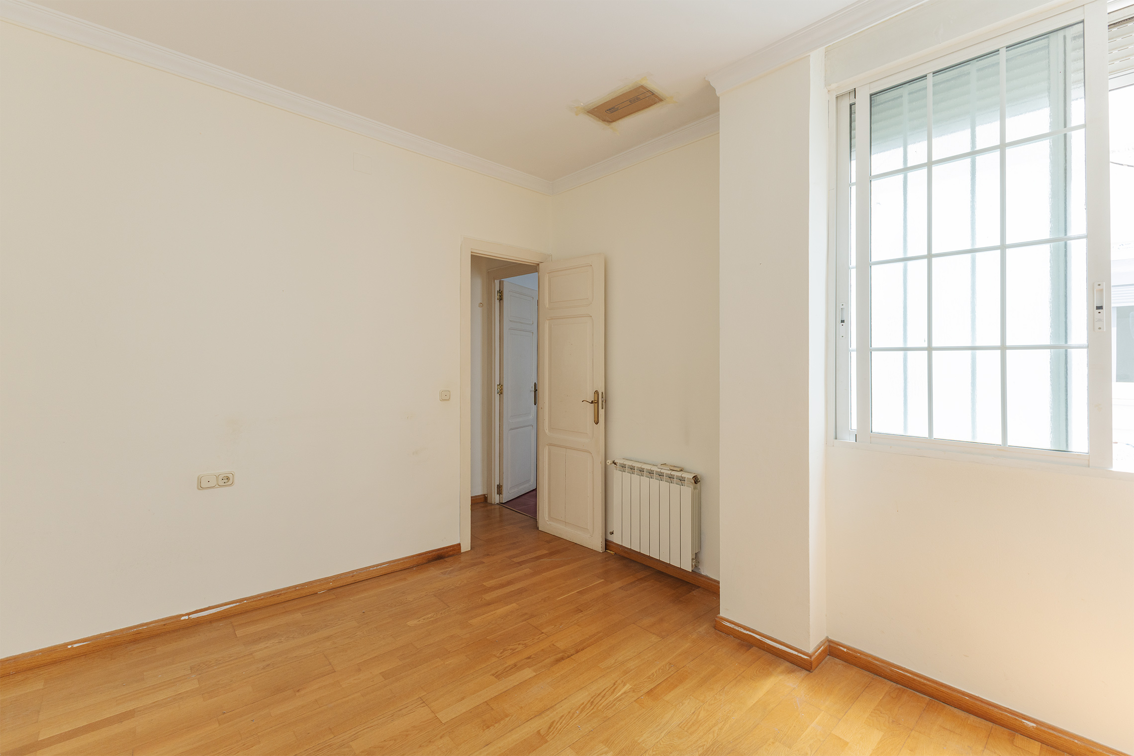 Ruim appartement met uitzicht op de Paseo de Alameda in Valencia