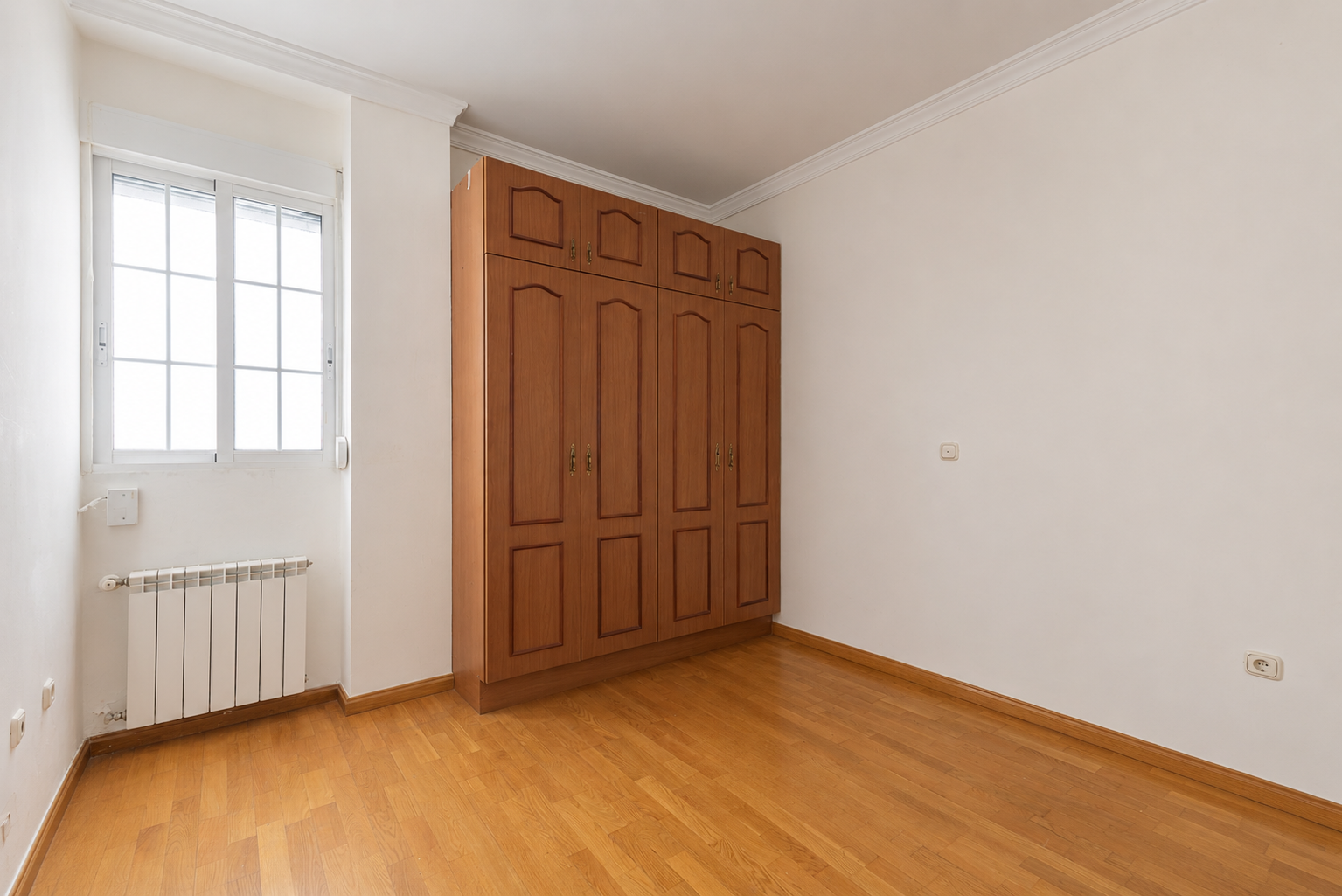 Ruim appartement met uitzicht op de Paseo de Alameda in Valencia