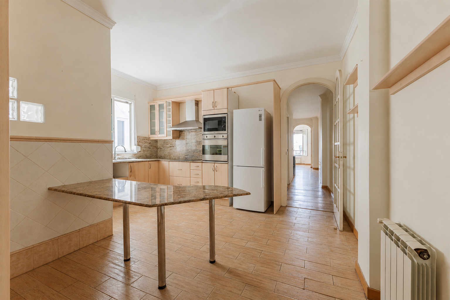Ruim appartement met uitzicht op de Paseo de Alameda in Valencia