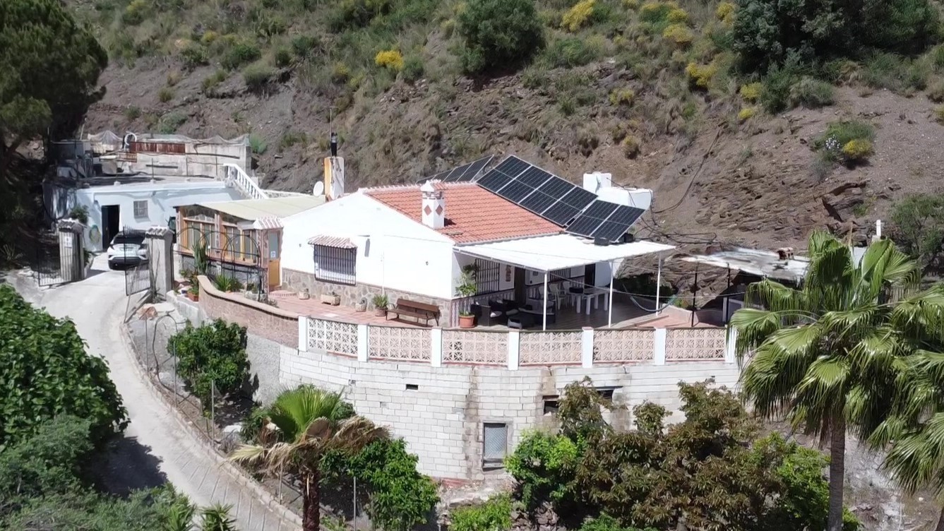 DP-26-6296-2 Villa te koop in Sayalonga